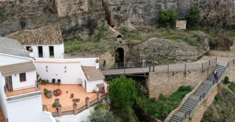 Setenil De Las Bodegas: Private Guided Tour - Guided Tour of Setenil De Las Bodegas
