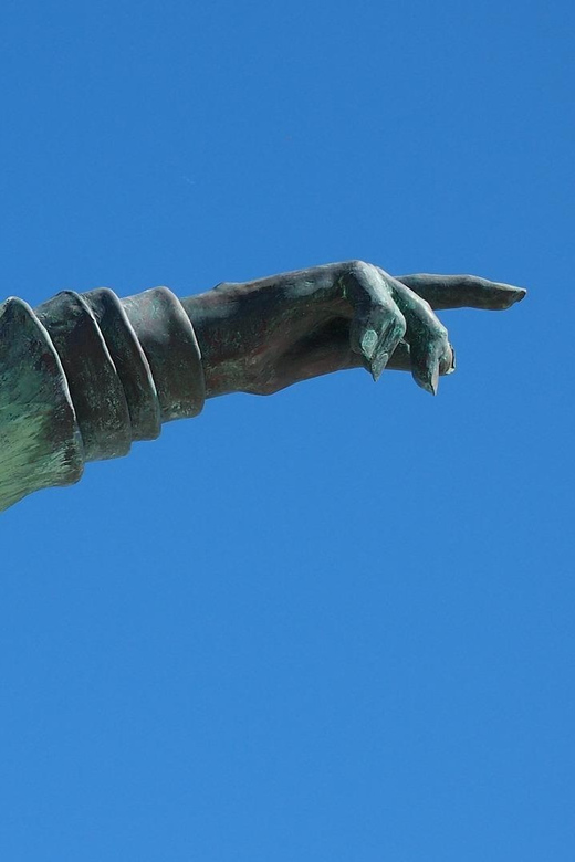 Setúbal Private Guided Walking Tour - Language and Guide