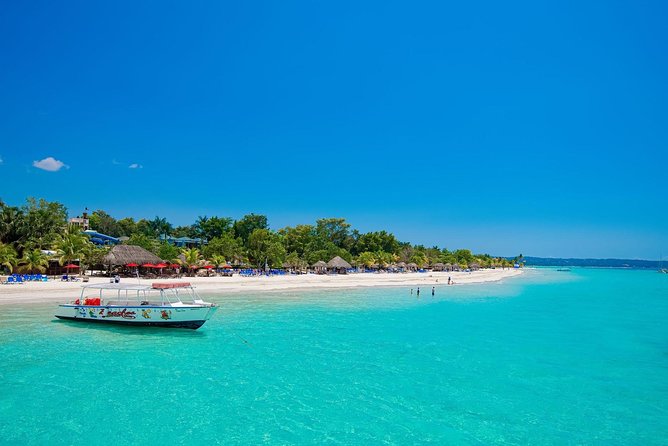 Seven Mile Beach and Ricks Cafe Private Tour. - Traveler Reviews