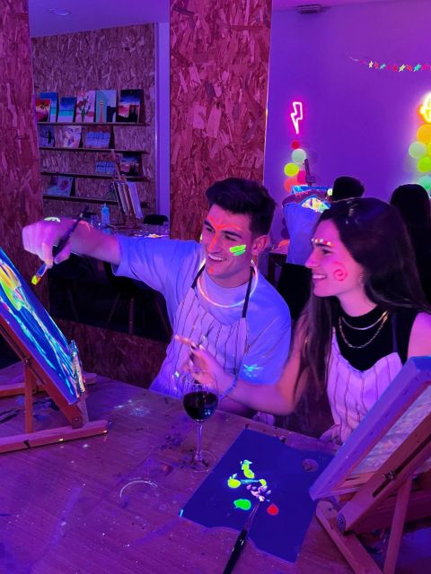 Sevilla: Wine Gogh Glow Academy Paint and Sip Classes - Learning and Instruction