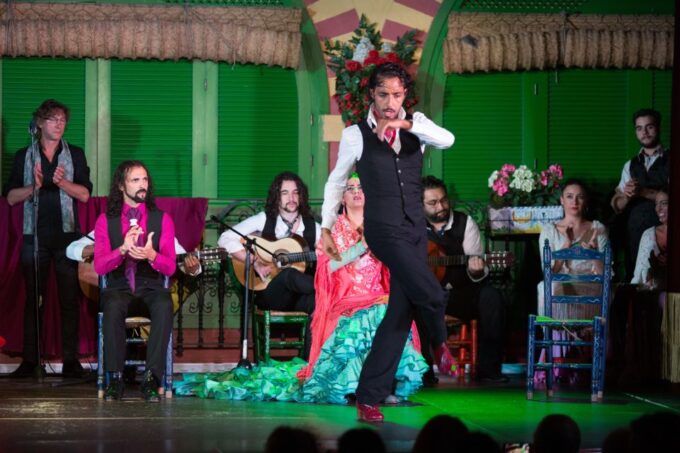 Seville: 3-Hour Flamenco Show and Bus Tour at Night - Local Guide and Sightseeing Tour