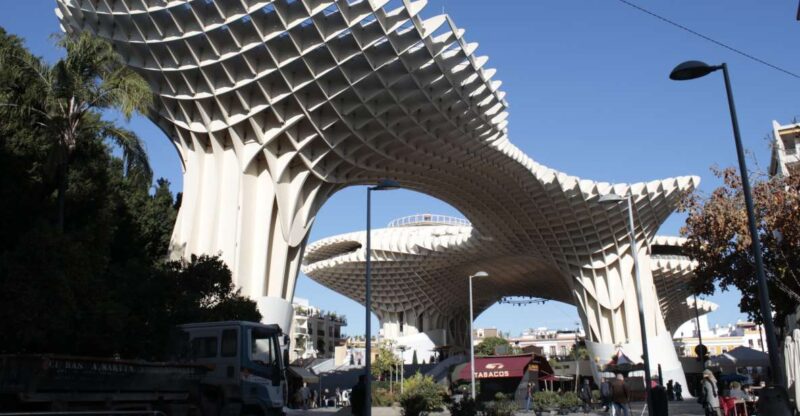 Seville: 3-Hour Guided Walking Tour & Palacio De Las Dueñas - Key Points