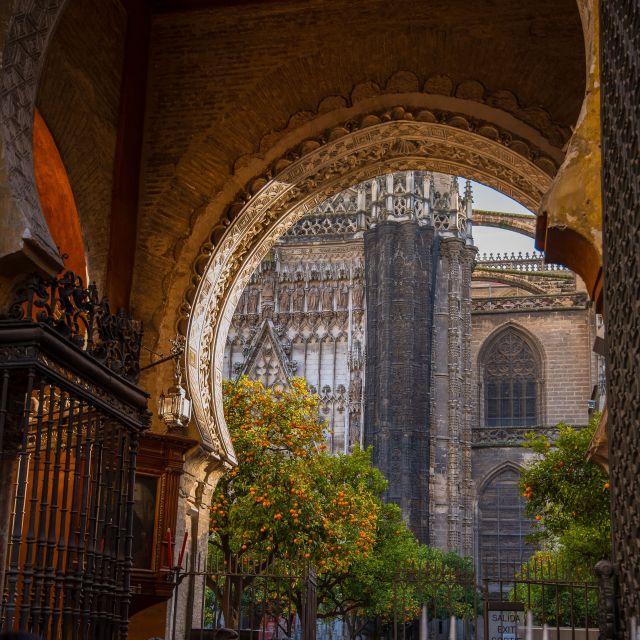 Seville: Alcazar, Cathedral, and Giralda Skip-the-Line Tour - Giralda Tower: Panoramic Views