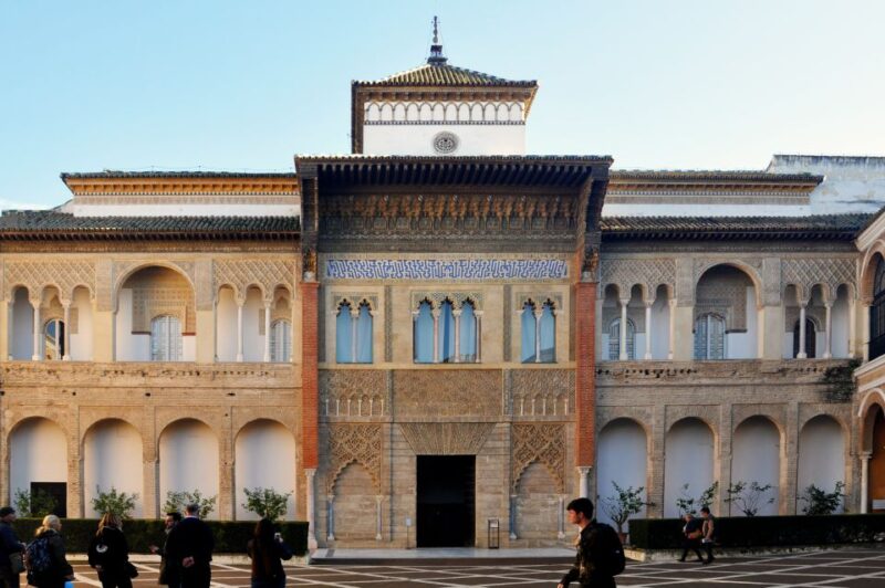 Seville: Alcazar & Cathedral Skip-the-Line Guided Tour - Itinerary