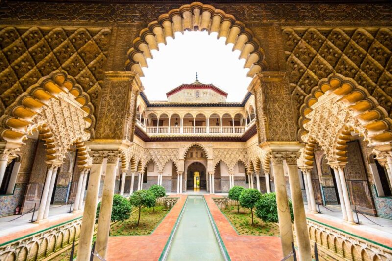 Seville Alcazar District Walking Tour With Digital Guide - Navigating the Tour