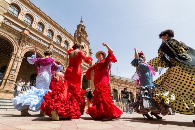 Seville Alcazar District Walking Tour With Digital Guide - Tour Duration and Distance