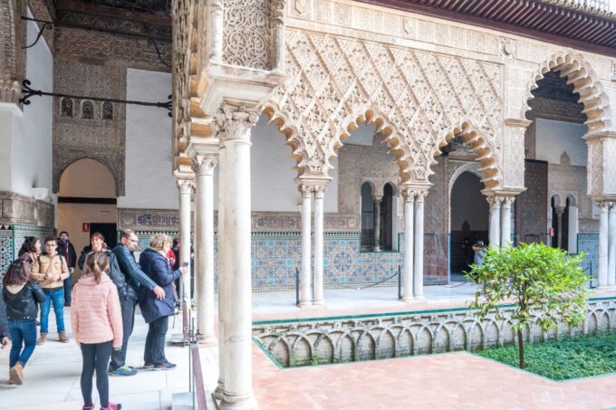 Seville: Alcázar Guided Tour - Alcázar Gardens and Architecture