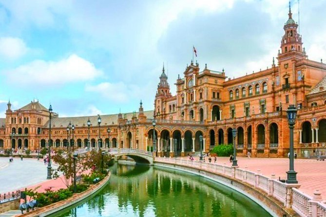 Seville: Alcázar,Cathedral and Plaza España Private Tour - Discovering Plaza Espana