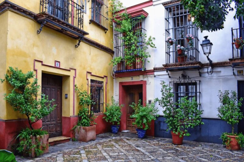 Seville: Barrio De Santa Cruz Self-Guided Audio Tour - Exploring the Neighborhood