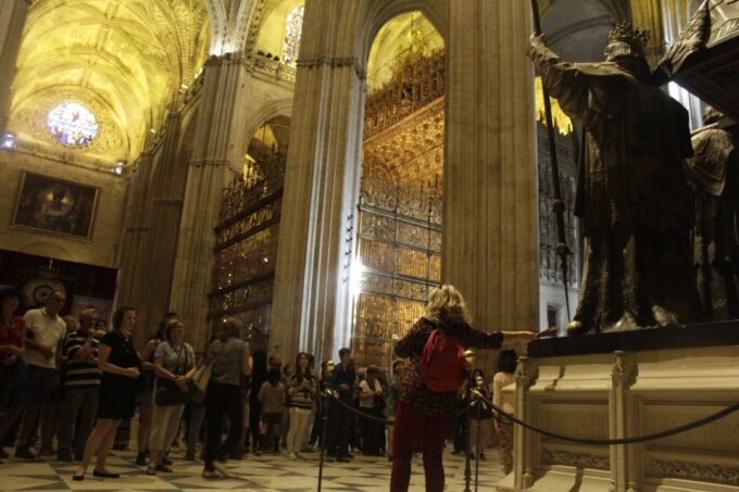 Seville: Cathedral 1-Hour Guided Tour - Historical Legends and Curiosities