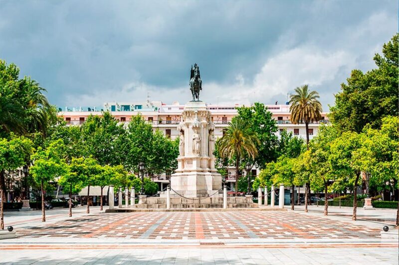 Seville: Cathedral and Giralda Guided Tour With Tickets - Key Points