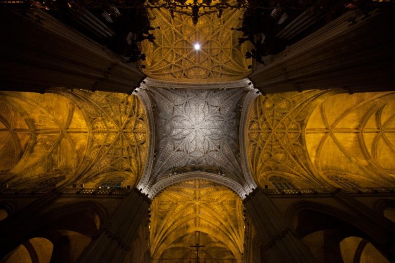 Seville: Cathedral and Giralda Tower Guided Tour and Tickets - Artworks and Significance