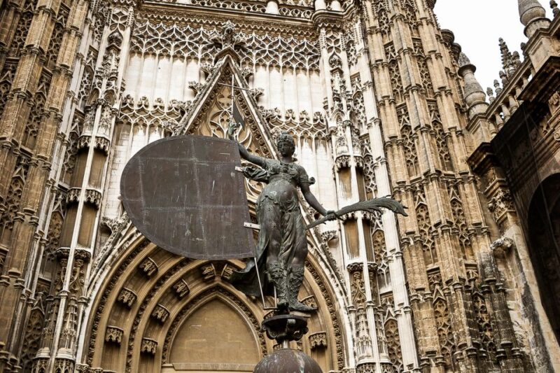Seville: Cathedral and La Giralda Entry Ticket - Artistic Treasures