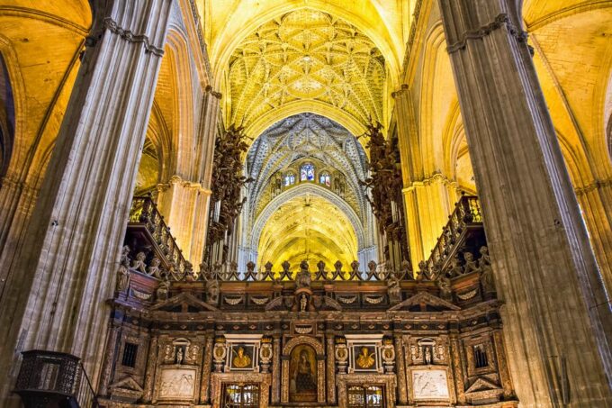 Seville: Cathedral and La Giralda Entry Ticket - Tower Ascent