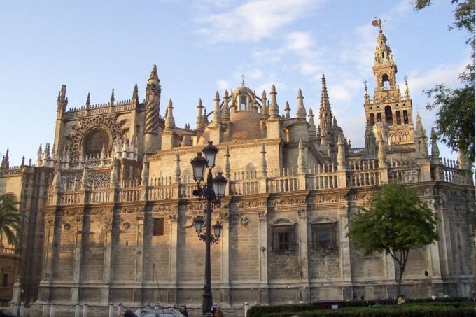 Seville: Cathedral, Giralda & Alcazar Entry With Guided Tour - Booking and Availability