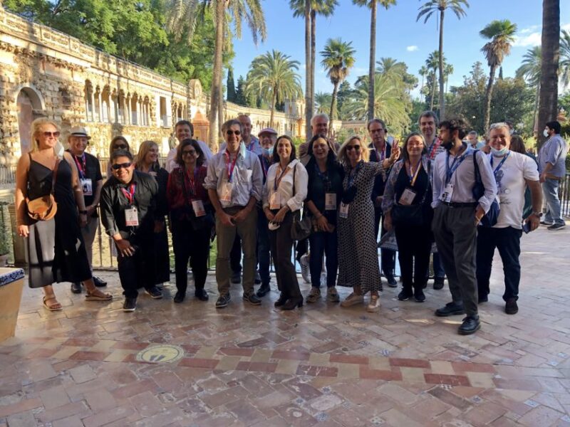 Seville: Cathedral, Giralda, and Royal Alcázar Guided Tour - Exploring the Cathedral and Giralda