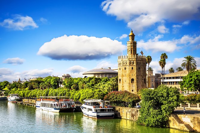 Seville: Cathedral & Giralda Guided Tour With Tickets - Meeting Details