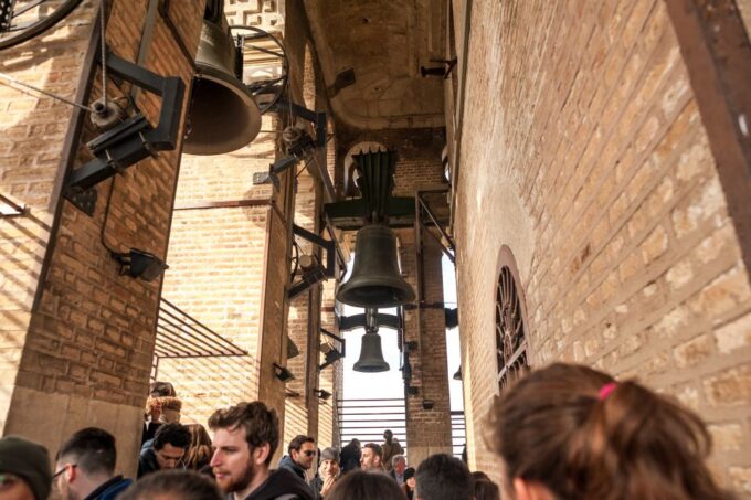 Seville: Cathedral Guided Tour With Optional Alcázar - Meeting Points and Accessibility