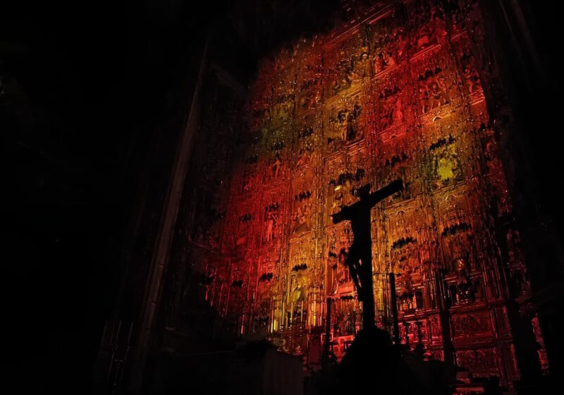 Seville: Cathedral of Seville Guided Night Tour & Light Show - FAQ