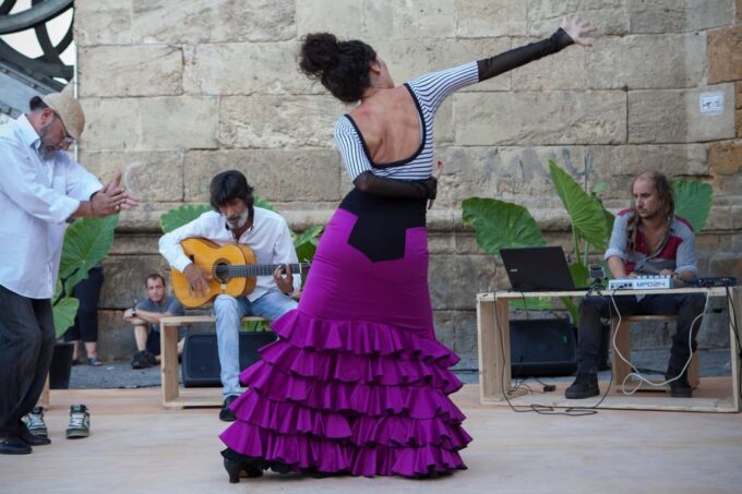 Seville: Flamenco 2 X 1: Flamenco Tour + Dance Class - Accessibility and Cancellation Policy