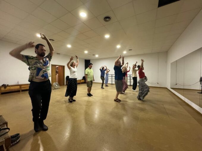 Seville: Flamenco 2 X 1: Flamenco Tour + Dance Class - Frequently Asked Questions