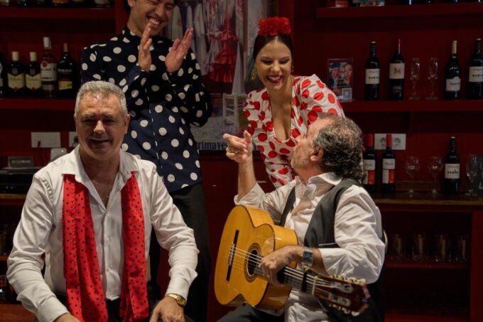 Seville: Flamenco Show in Triana - Arriving at the Venue