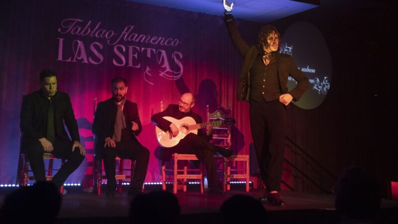Seville: Flamenco Show & Roof Dinner With Cathedral Views - Rooftop Dinner Menu