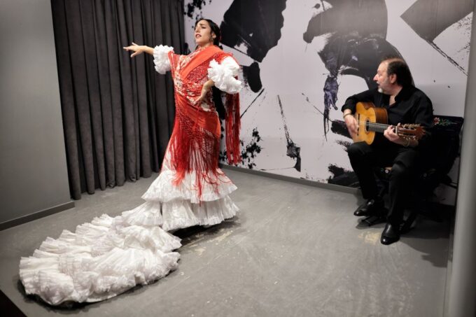 Seville: Flamenco Show Ticket at the Foot of the Giralda - Booking and Cancellation Policy