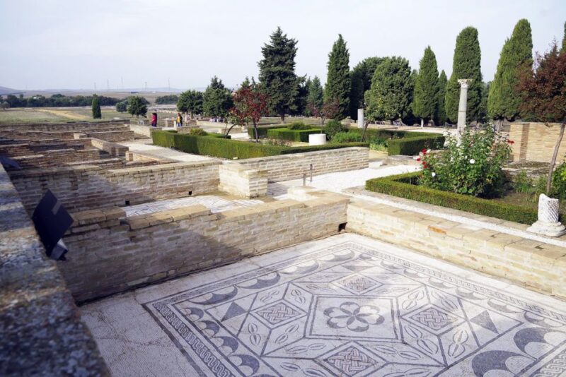 Seville: Game of Thrones and Roman Empire Italica Tour - Tour Experience