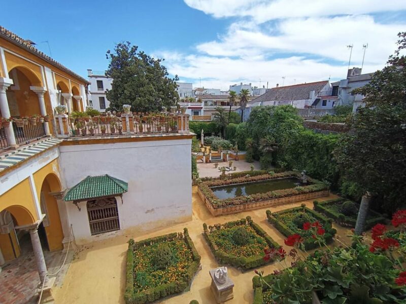 Seville: Guided Visit of the Casa De Pilatos With Entrance Tickets - Key Points