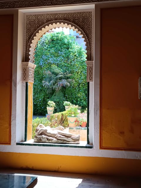 Seville: Guided Visit of the Casa De Pilatos With Entrance Tickets - Architectural Highlights