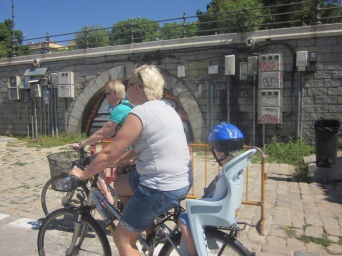 Seville: Highlights City Bike or E-Bike Tour - Discovering Sevilles Cultural Gems