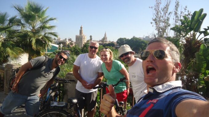 Seville: Highlights City Bike or E-Bike Tour - Customizing Your Tour Experience