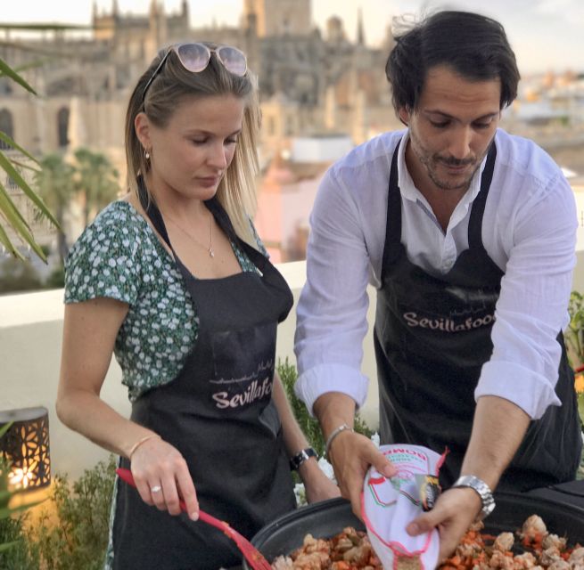 Seville: Highlights Rooftop Tour & Paella Cooking Class - Group Bonding Experience