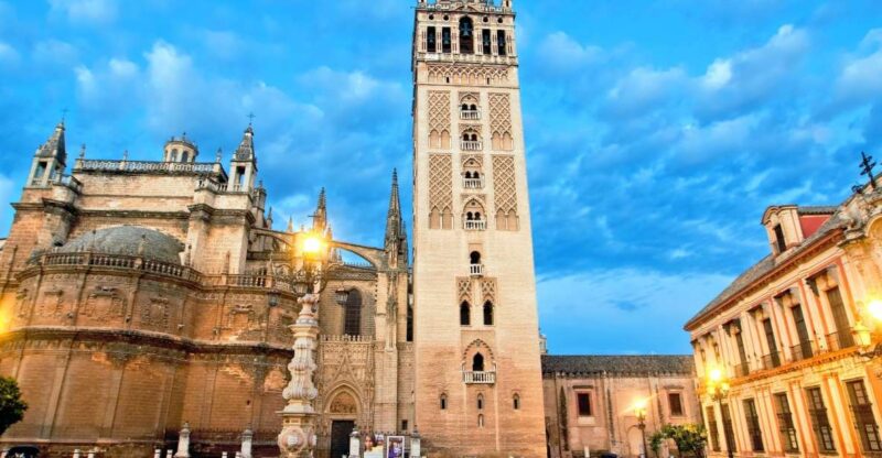 Seville: Historical City Center Private Tour - Key Points
