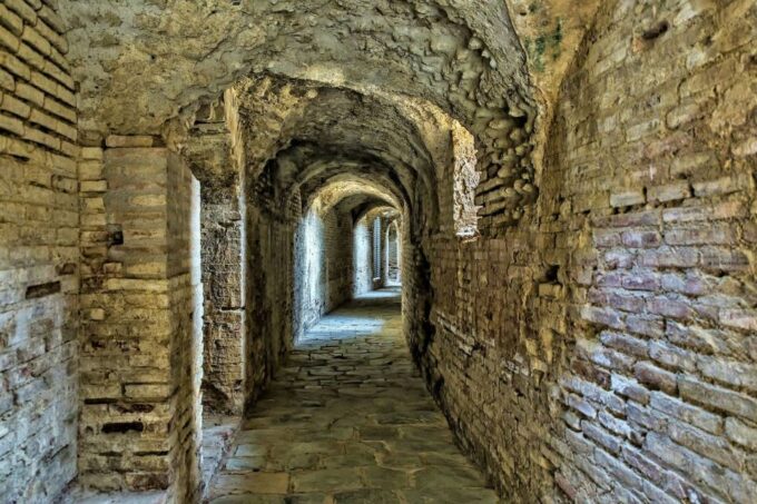 Seville: Italica In-App Tour - Game of Thrones - Getting There and Around