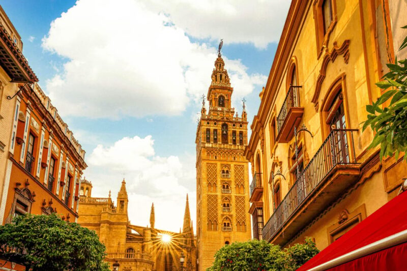 Seville: Priority Access Cathedral, Giralda & Alcázar Tour - Guided Experience