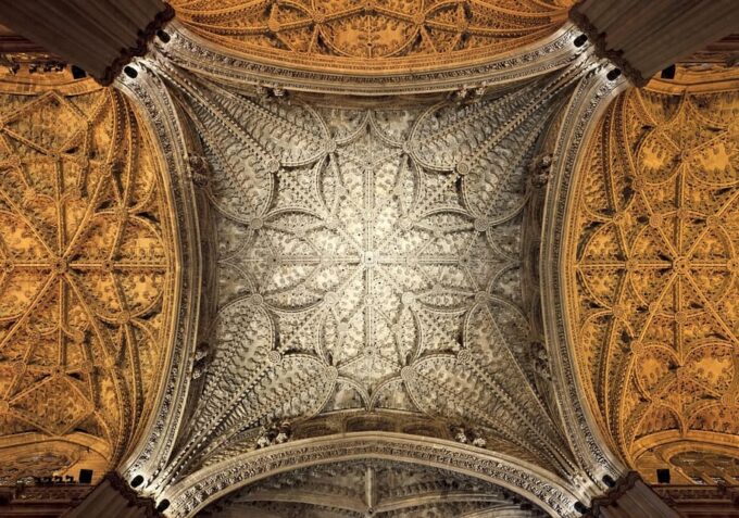 Seville: Priority Access Cathedral & Giralda Tour - Exploring the Seville Cathedral