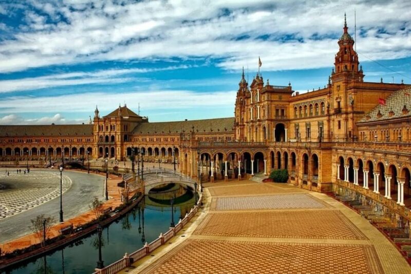 Seville : Private Bike Tour With A Guide - Experience and Customization