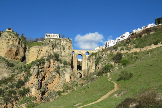 Seville: Private One-Way Transfer From Seville to Ronda - Arrival and Departure Tips