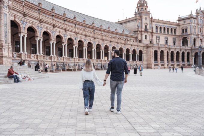Seville: Professional Photoshoot at Plaza De España - Discover Parque De María Luisa