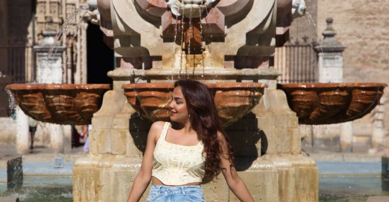 Seville: Professional Photoshoot Outside Cathedral & Giralda - Iconic Cathedral and Giralda
