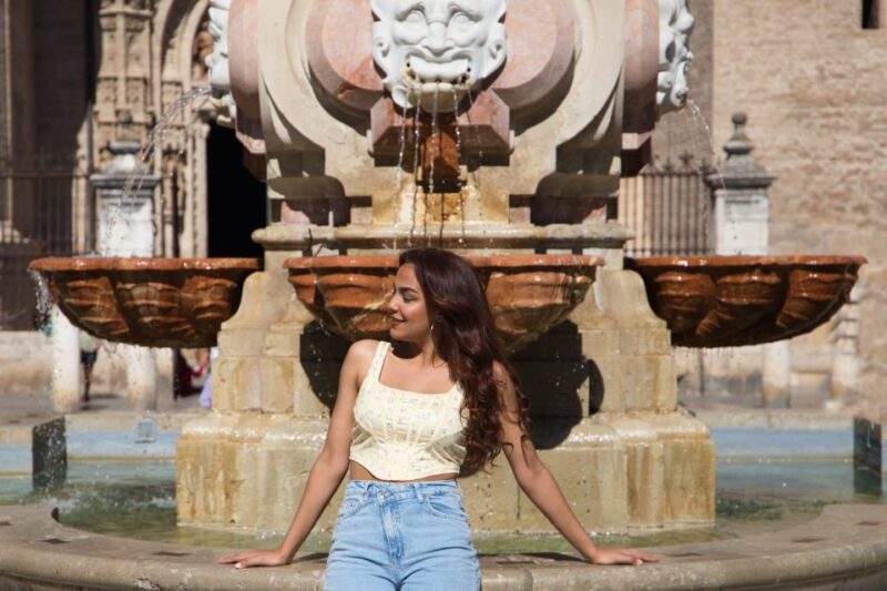 Seville: Professional Photoshoot Outside Cathedral & Giralda - Professional Photographers Expertise