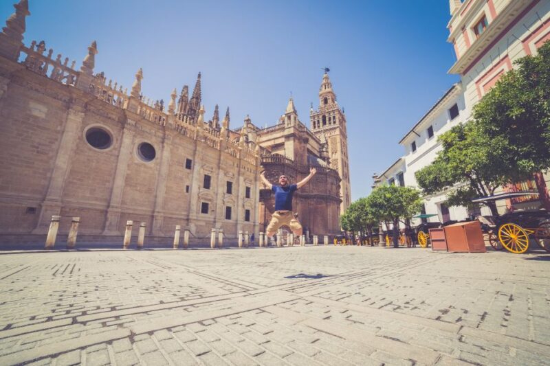 Seville: Professional Photoshoot Outside Cathedral & Giralda - Frequently Asked Questions