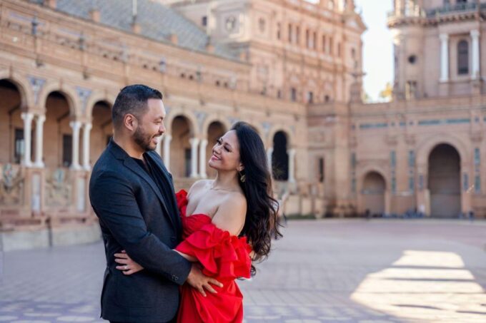 Seville: Romantic Photoshoot for Couples - Inclusions and Meeting Point