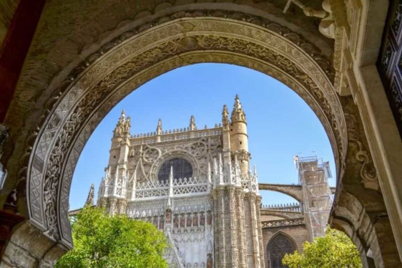 Seville: Seville Cathedral Smartphone Audio Guide - Audio Guide Features
