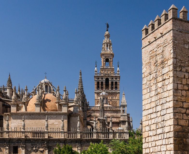 Seville: Small-Group City Highlights Walking Tour - Outdoor Experience