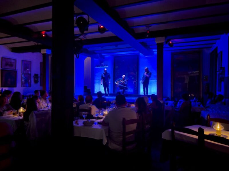 Seville: Tablao El Arenal Flamenco Show - Drink Options During Show