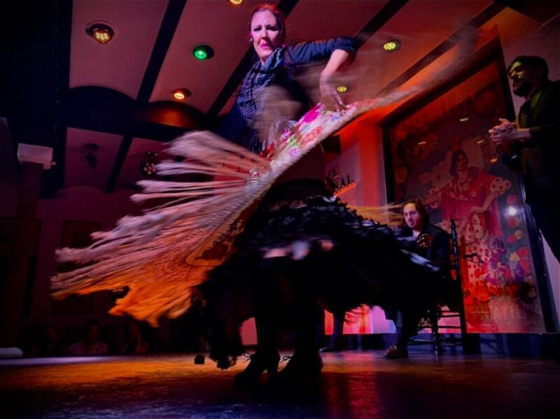 Seville: Tablao El Arenal Flamenco Show - Pre-Show Tapas and Dinner