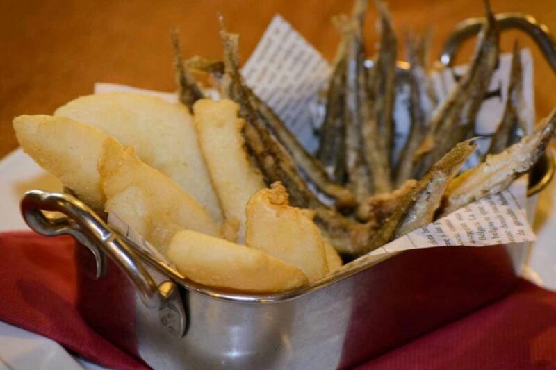 Seville: Tapas Dinner and Flamenco Show - Tasting Menu and Shared Dishes